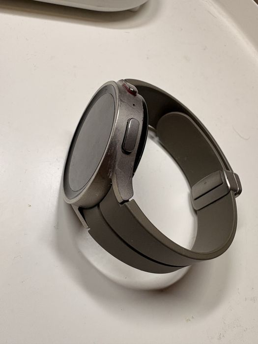 Galaxy Watch 5 pro - cinzento