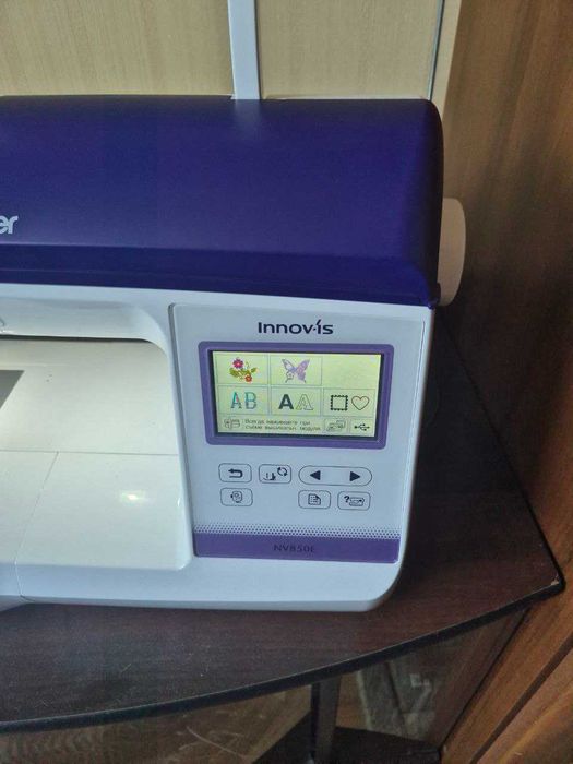 Вишивальна машина Brother Innov-is NV850E