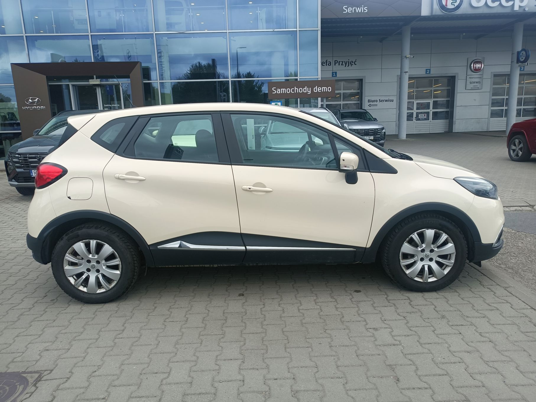 Renault Captur salon Polska