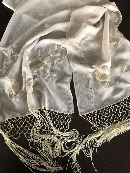 Écharpe/foulard bordada.