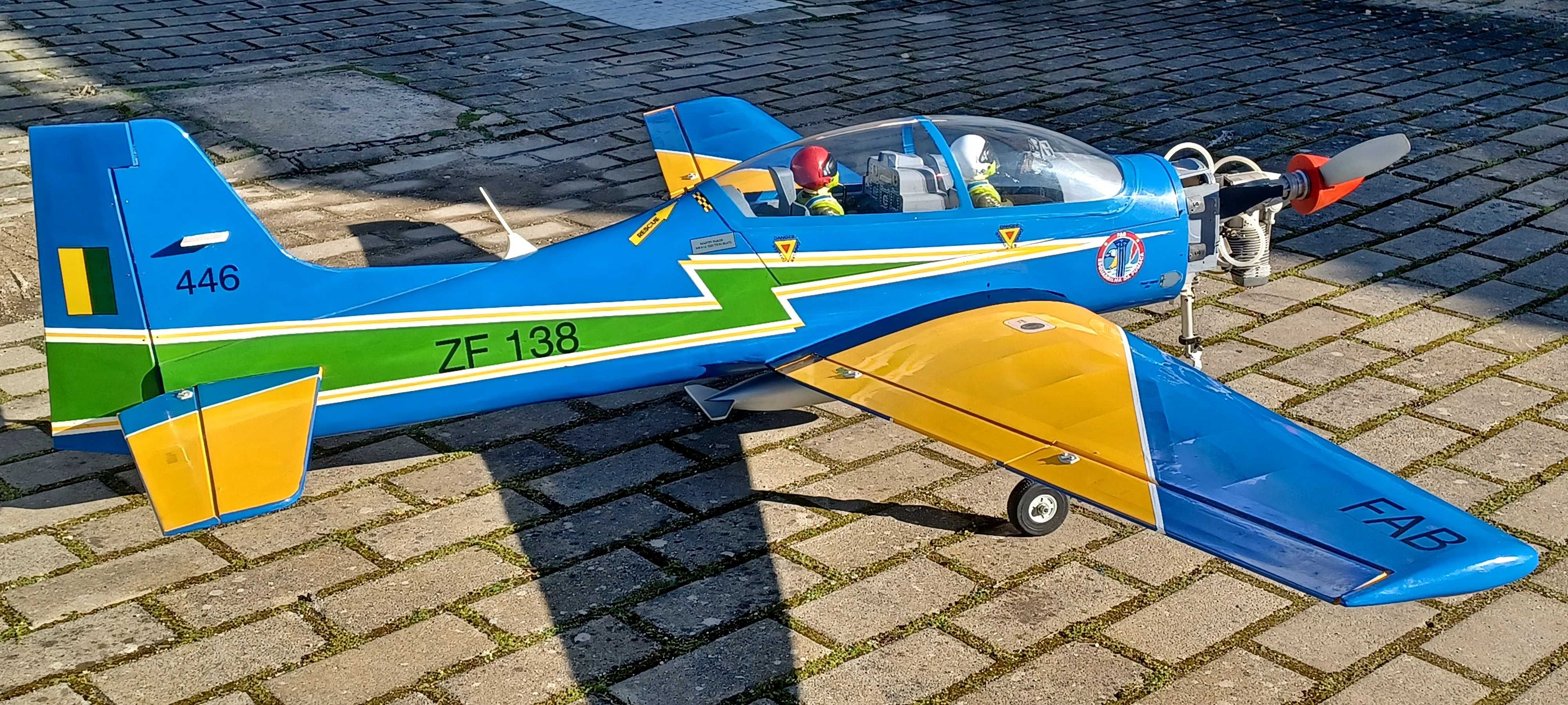 Vendo avião Tucano rc