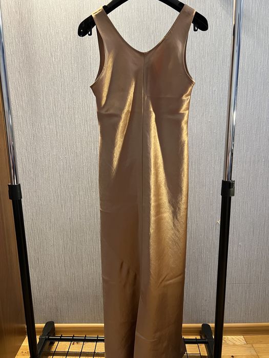 Сукня Max Mara в піжамному стилі