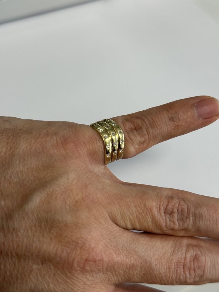 Złoty pierścionek z brylantami rozmiar 11