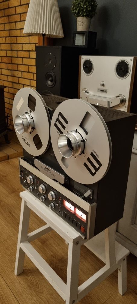 Magnetofon szpulowy REVOX B 77 MK II. 4 track.