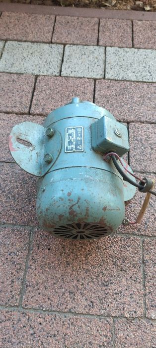 Silnik elektryczny Typ BZFWr-120/78 220 V 2,5 A PRL DIY