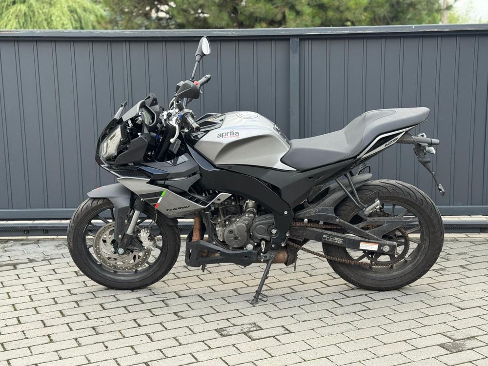 Aprilia RS4 Tuono 2023 Import Niemcy Uszkodzona