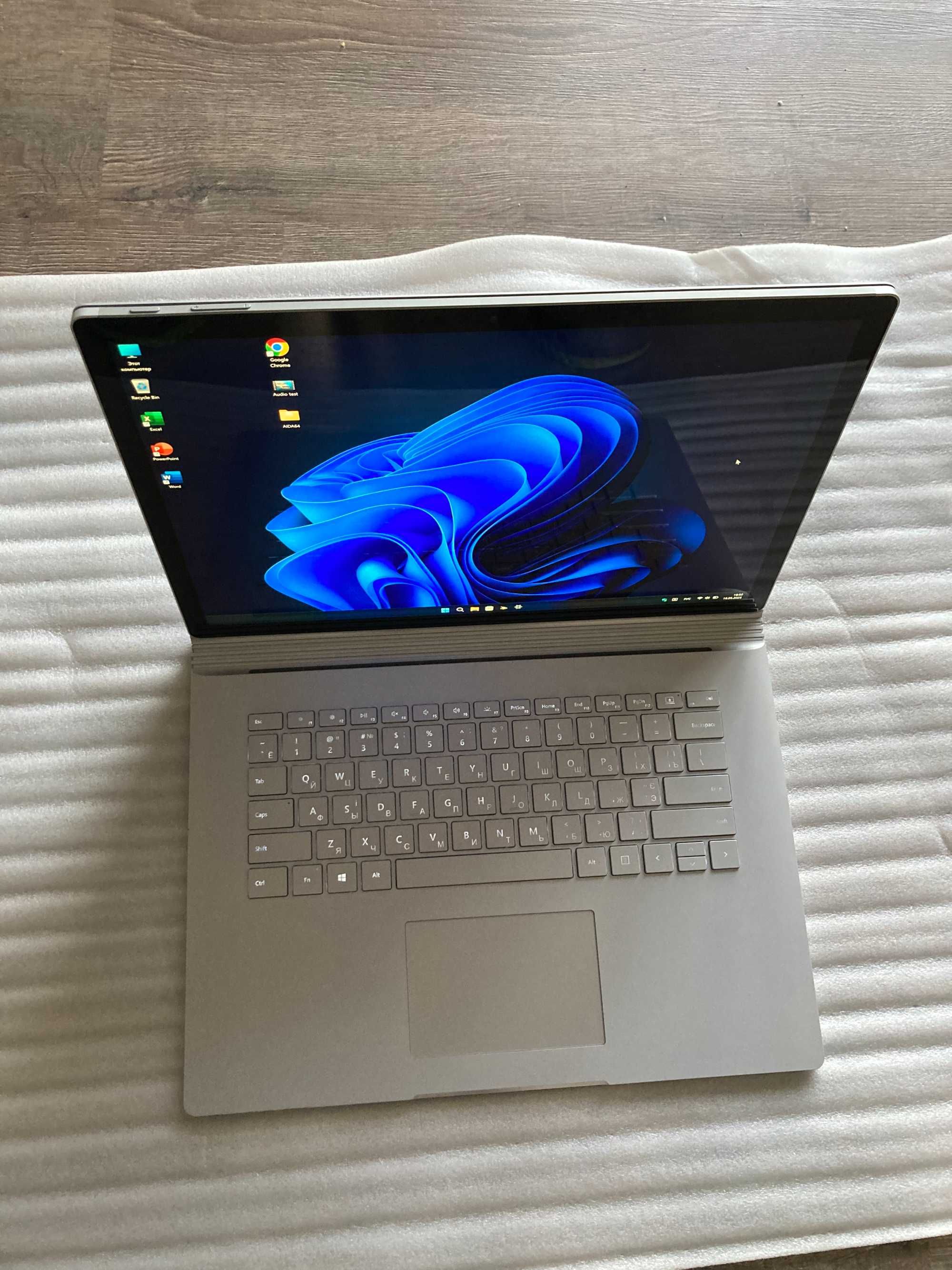 Microsoft Surface Book 2 15 i7,16GB,256GB,NVIDIA GTX1060 6GB Сенсорный