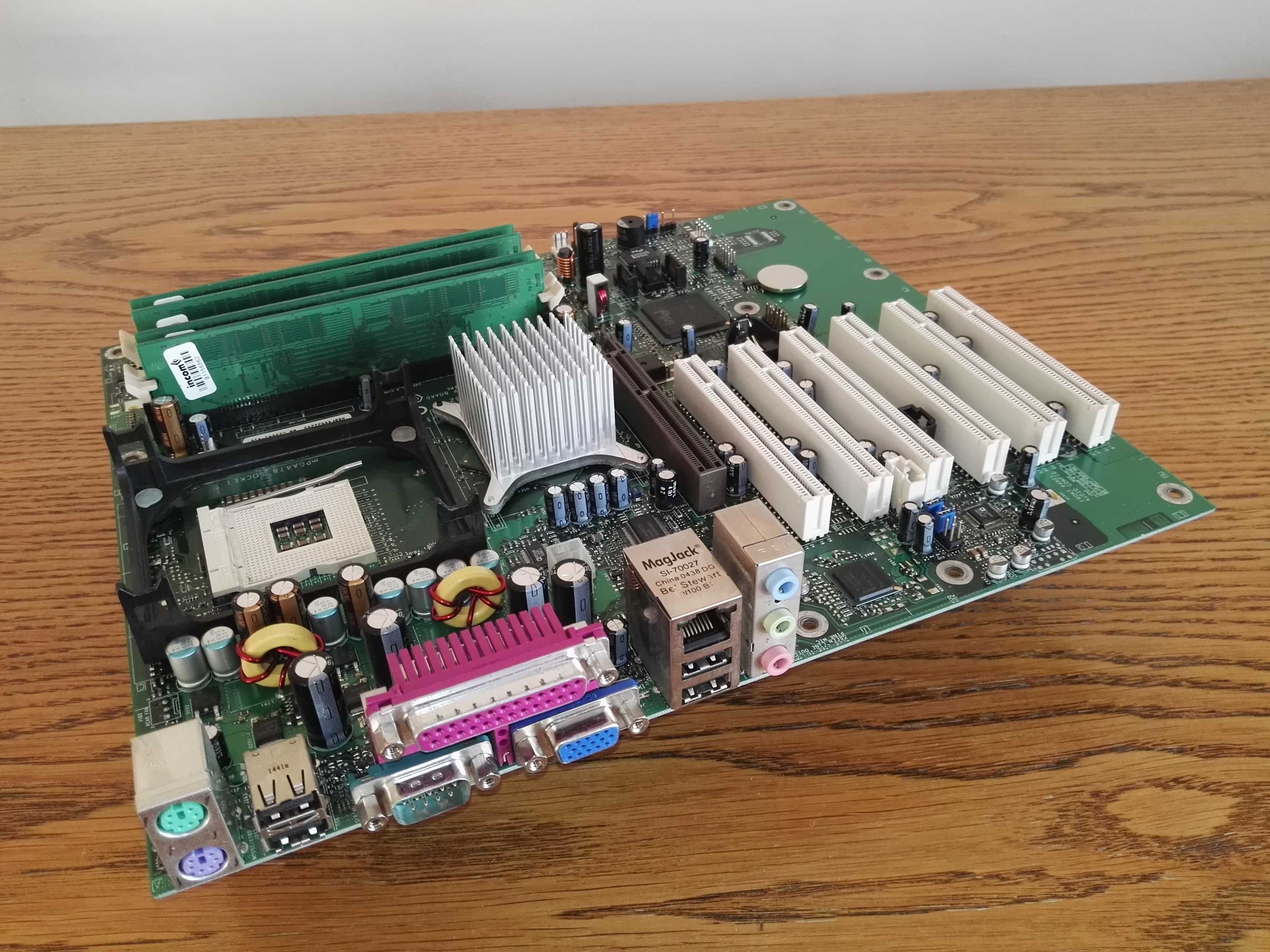 Retro PC. Intel D865GBE Socket 478. 4x256MB. Masywna obudowa Cheiftec