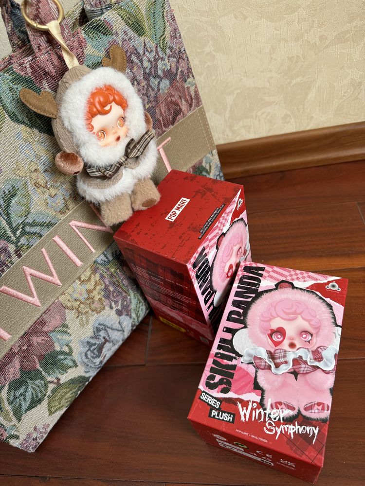 Pop Mart SKULLPANDA Winter Symphony Series Plush. Labubu