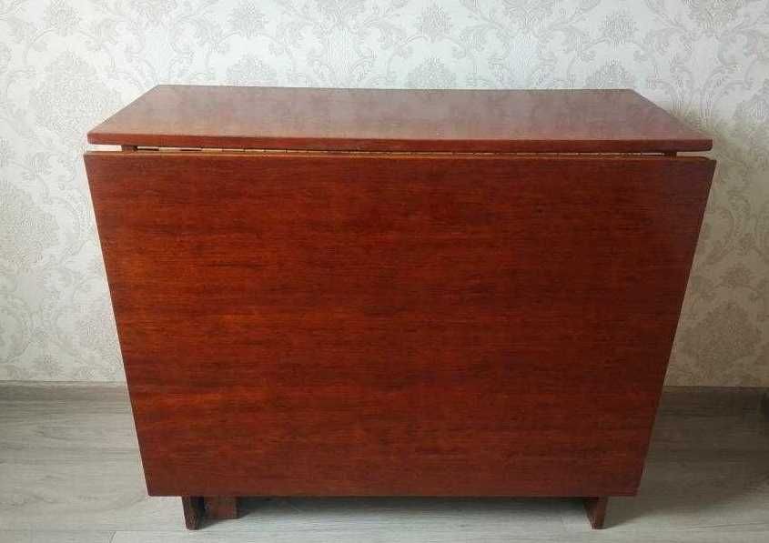 Дешево в гарному стані стіл розкладний