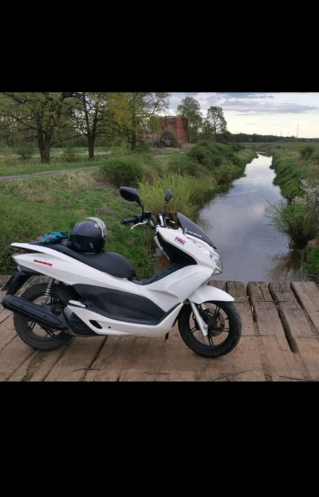 Honda  pcx  125.