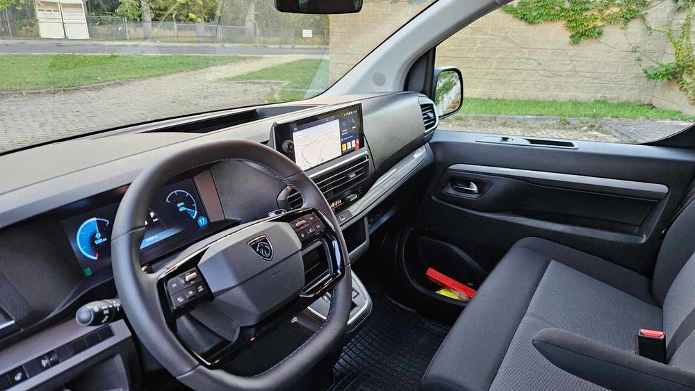 Wynajem busa, wynajmę busa 9 osób PEUGEOT Traveler Nowy busik, bus !