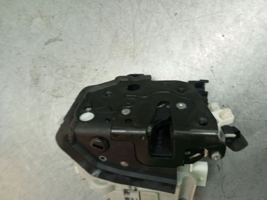 Fechadura / fecho porta trás direito AUDI Q5 (FYB, FYG)