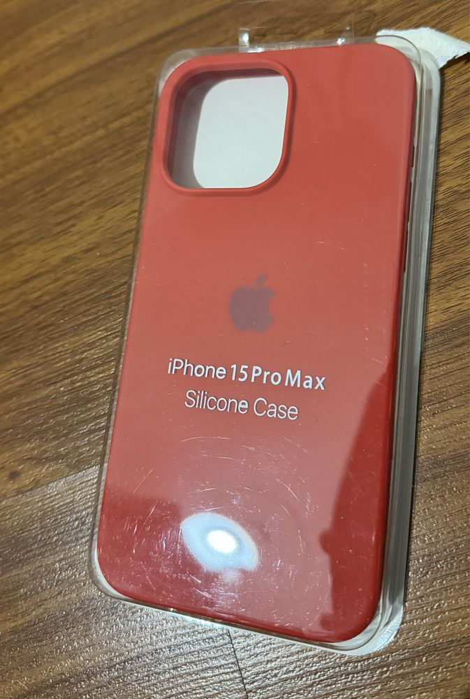 Capa iphone 15 pro max vermelha