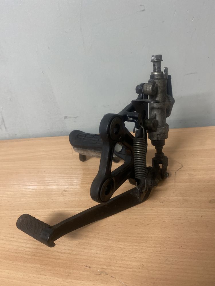Honda CBR 1000F SC21 Set Prawy stopka Hamulca Mocowanie Pompa