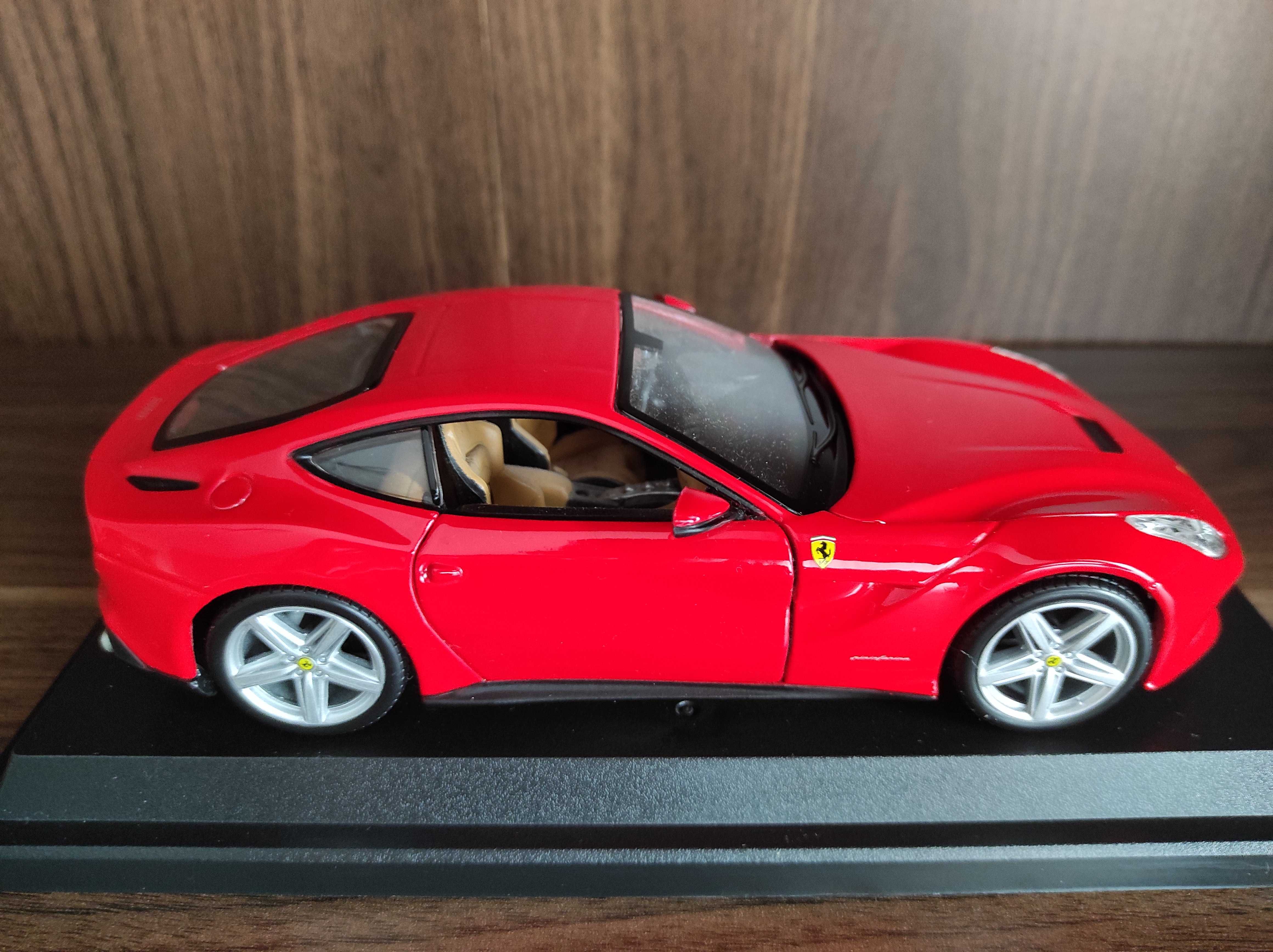 Ferrari F12 Berlinetta 1:24 Bburago