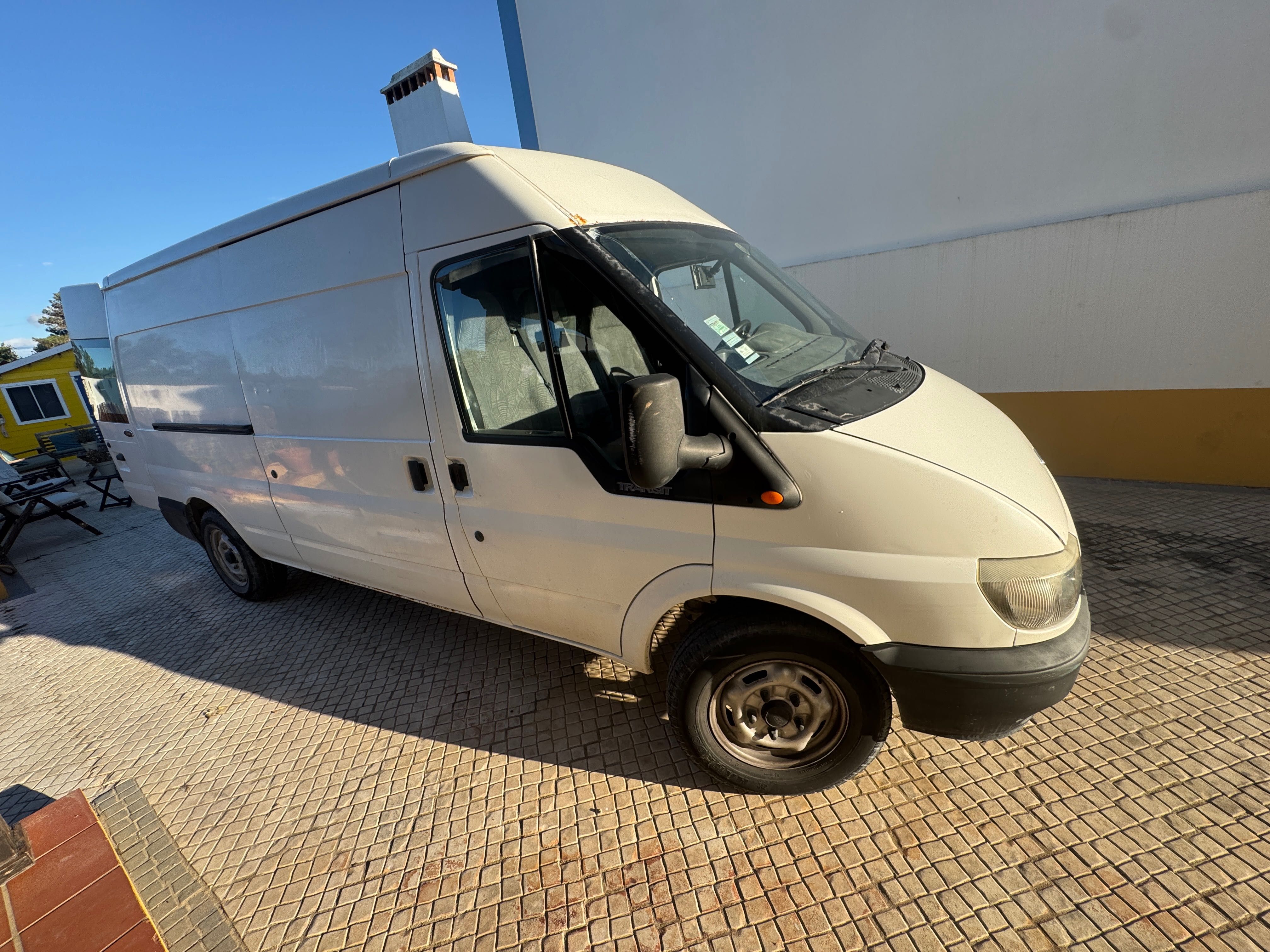 Ford Transit 2001 – Pronta para trabalho ou projeto de camper