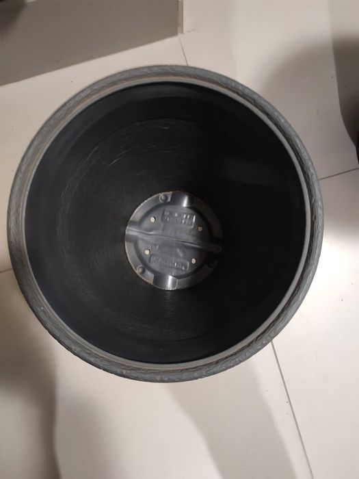 Doniczki plastikowe Massive DBC30 + Podstawki PR27 antracyt 4szt 30 cm