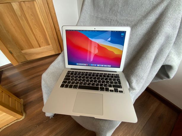 Продам ноутбук Apple MacBook Air 13" i5/8Gb/128SSD 2017 року
