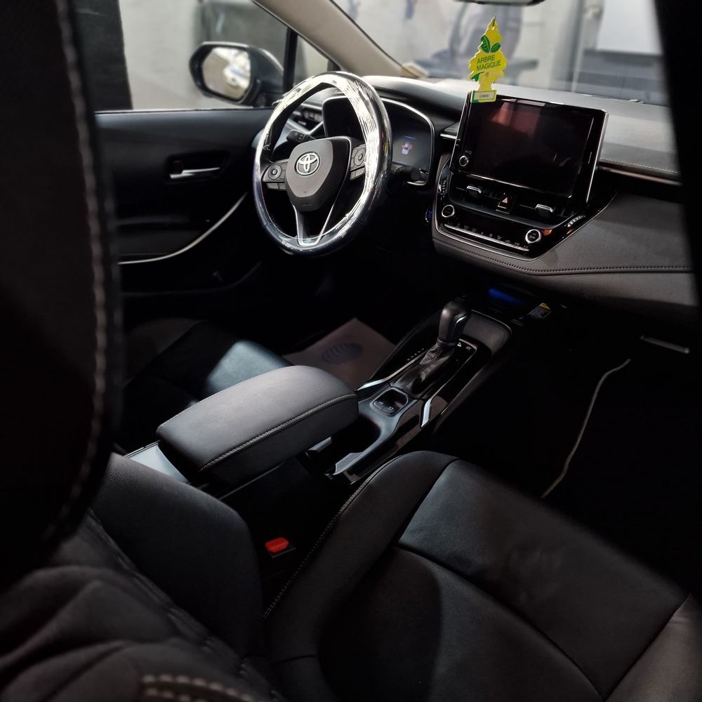 Toytota Corolla Luxury 2023