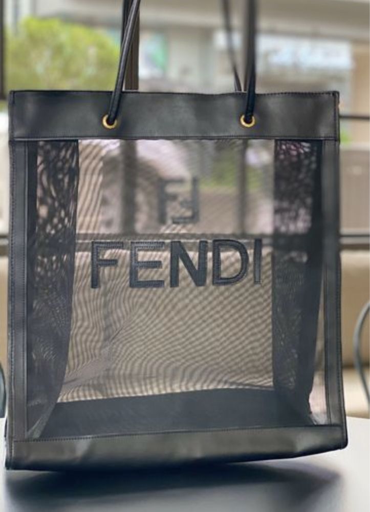 Сумка-шоппер Fendi Tote из черной сетки с логотипом FF