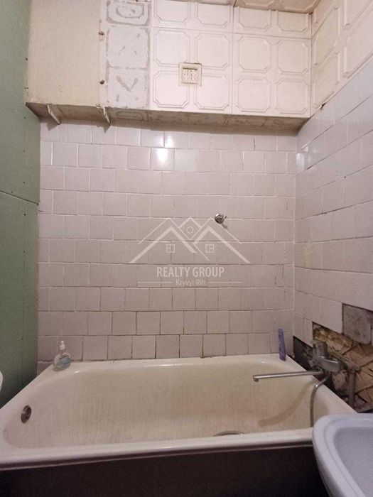 Продаж 2 кімн. сталінки по вул. Дишинського