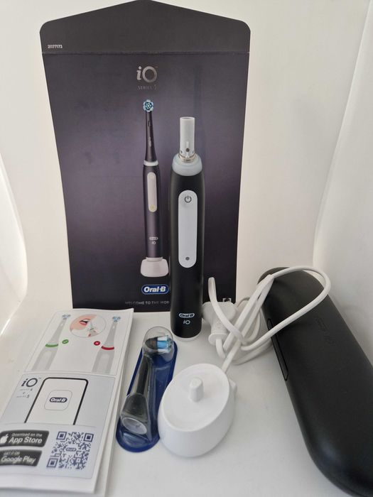 Szczoteczka Elektryczna Magnetyczna Oral-B iO Series 3 Matowy Czarny
