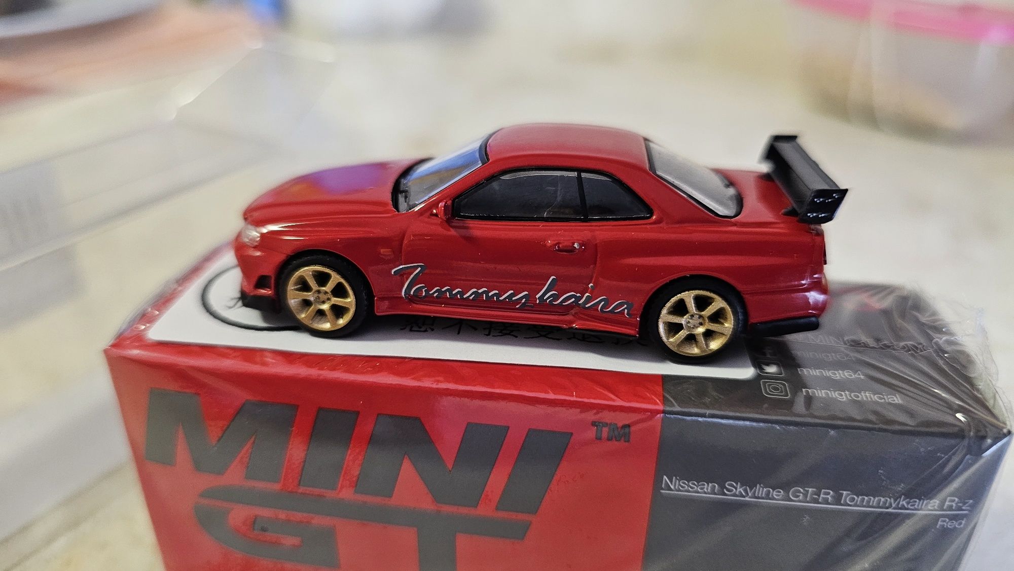 Mini GT 543 Nissan Skyline GT-R (R34) Tommykaira R RZ Edition Red