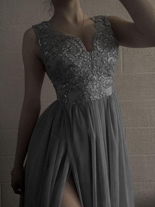 Продаю новеньке плаття з розрізом