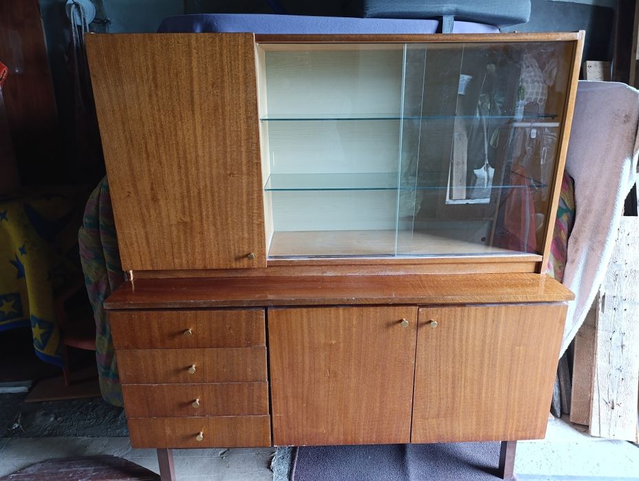 Witryna komoda highboard w stylu Art ,deco wykonane z litego drewna.