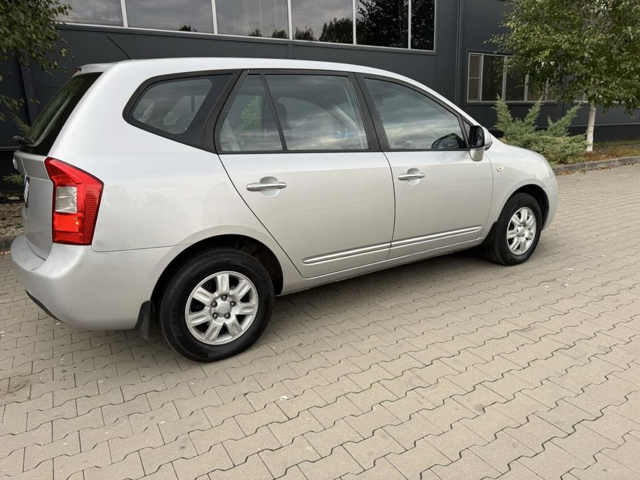 Продам KIA CARENS 2009