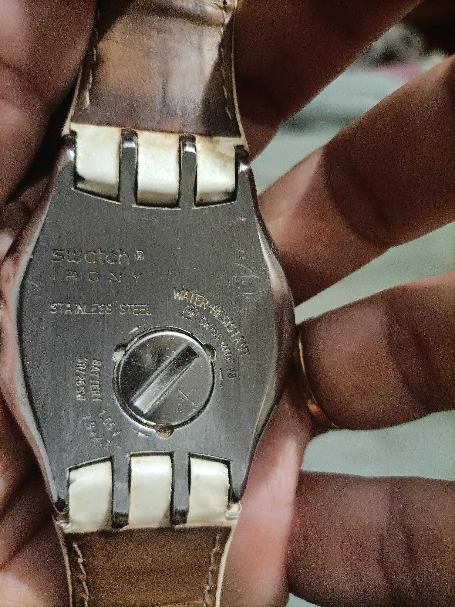 Relogio creme Swatch Unisexo
