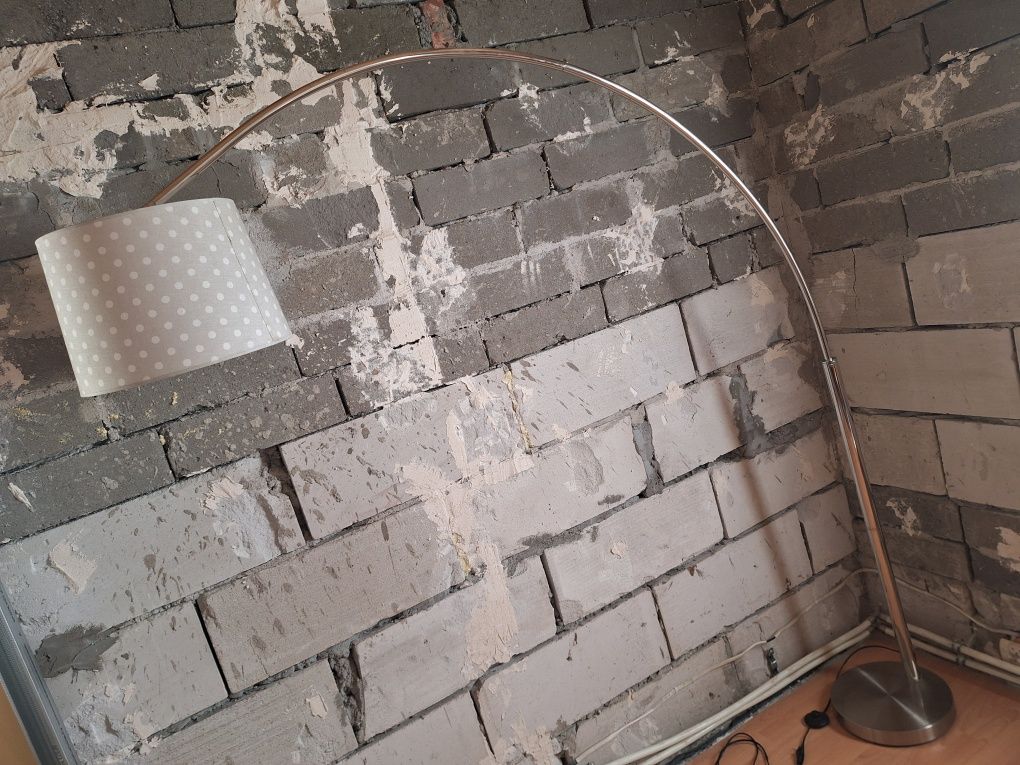 Lampa podłogowa srebrna