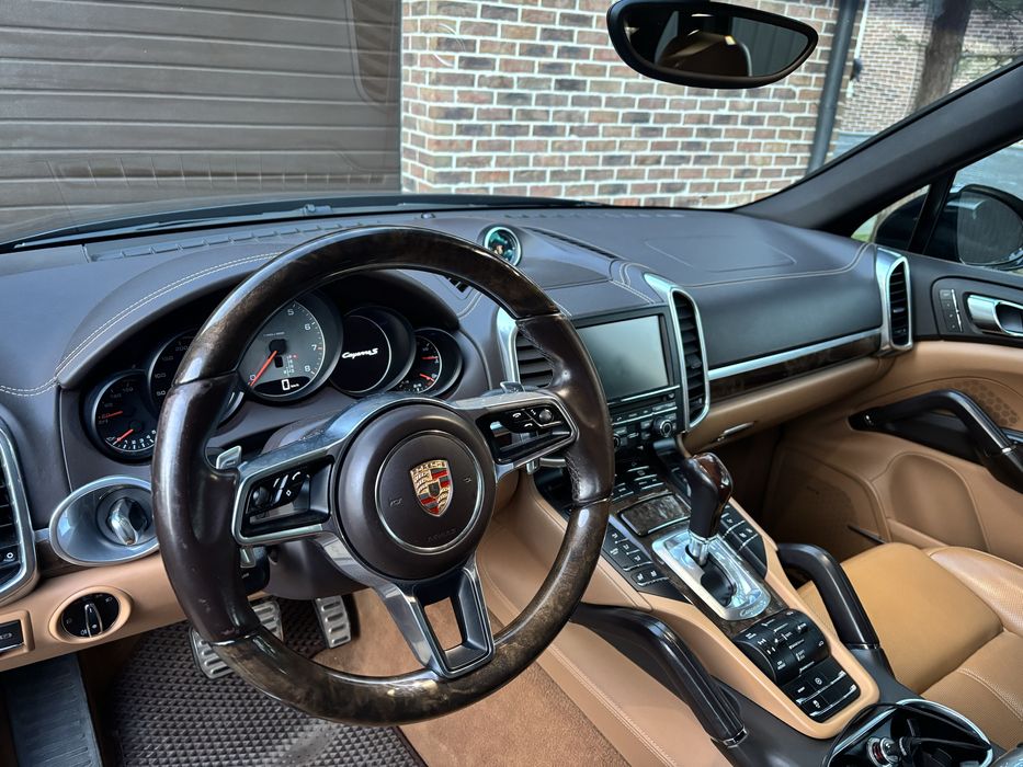 Porshe Cayenne S 3,6  2015. Чудовий стан . Перший власник .