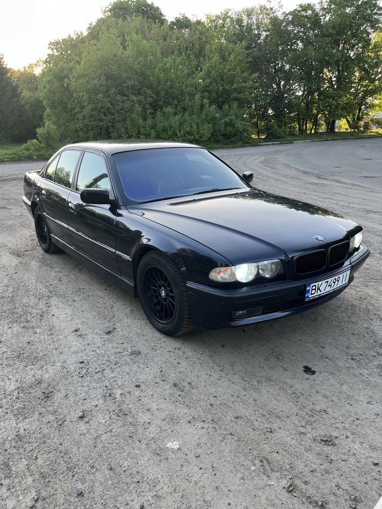 Продам BMW e38 1999р в хорошому стані
