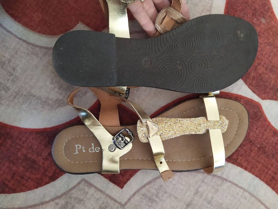 Sandálias e chinelos