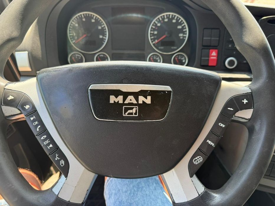 Продам Тягач MAN