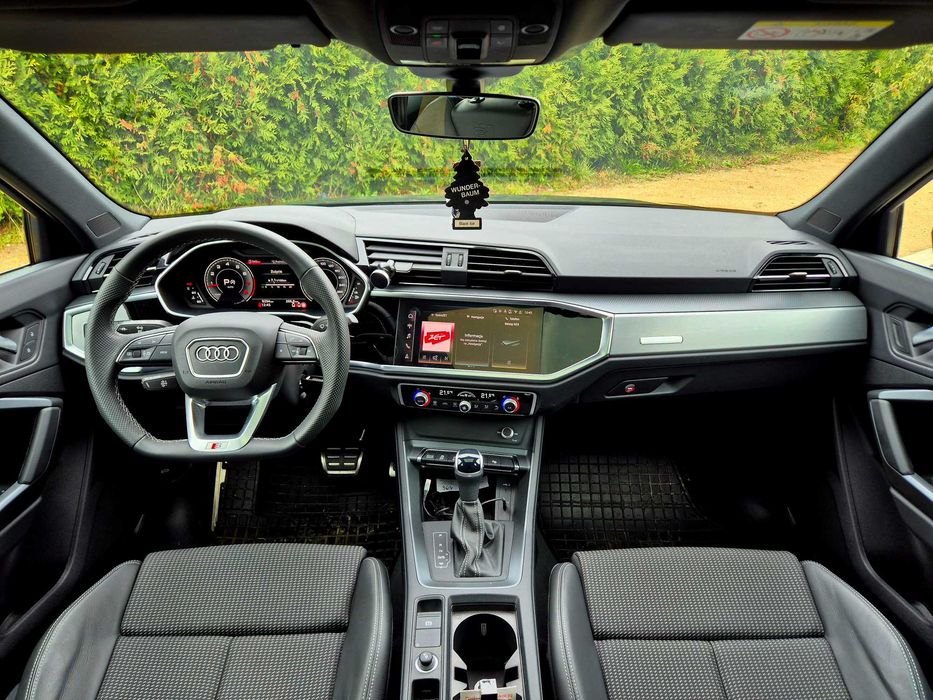 Audi Q3 Sportback 35TFSI 2024 / S-LINE/ Panorama / Full LED / Salon PL