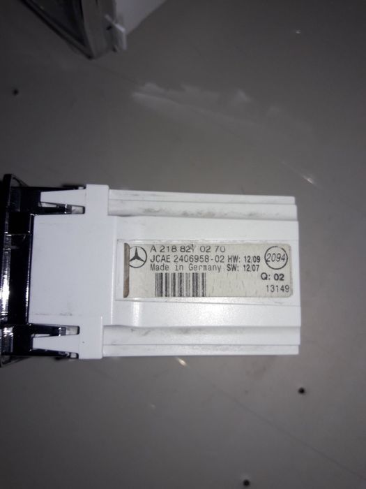 Часы на переднюю панель Мерседеса 221