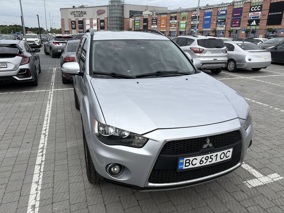 Mitsubishi outlender xl 2011 2.4 бензин, варіатор (автомат)