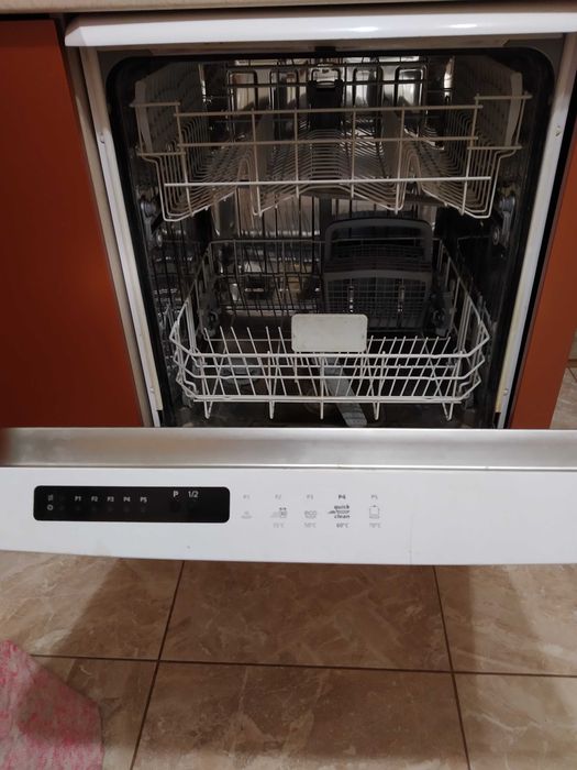 Продам посудомоечную машину