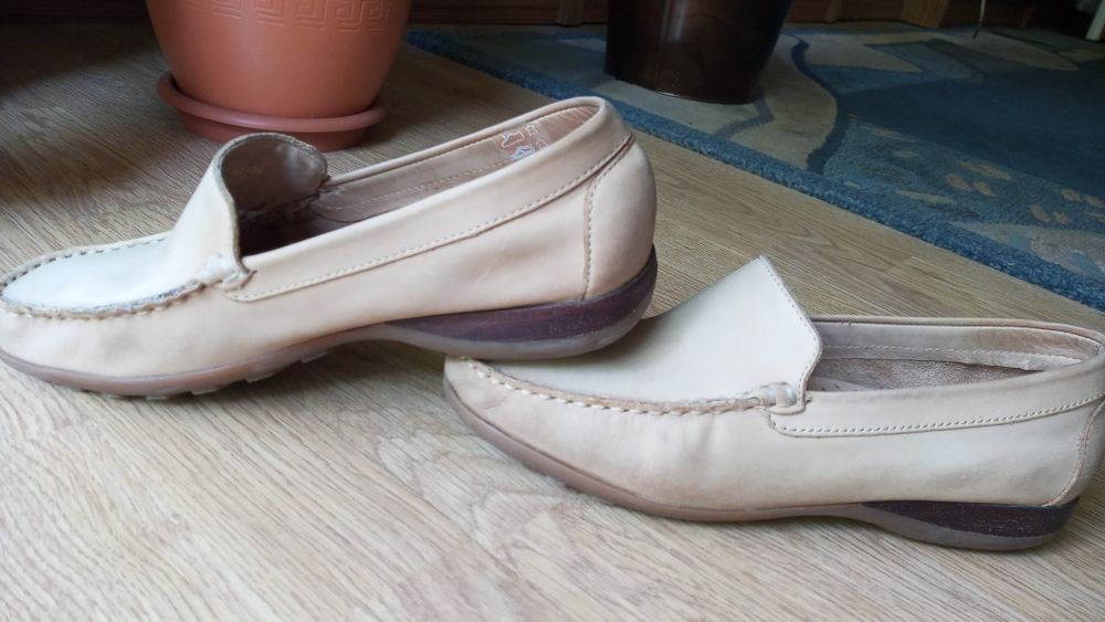 Daniel Hechter beżowe mokasynu ze skóry rozm 5