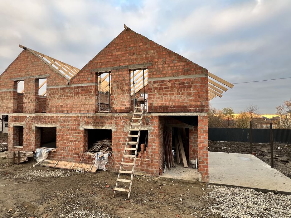 Продається будинок-дуплекс на Мальованці - 10 хвилин від Центру