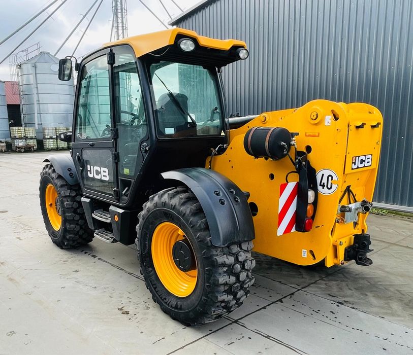 Ładowarka teleskopowa JCB 535-95