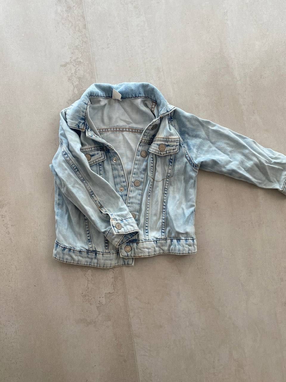 Курточка Mango + у подарунок джинсовка від H&M для дівчинки