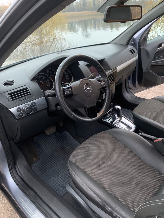 Opel Astra H 2009 1.9d АКПП  COSMO