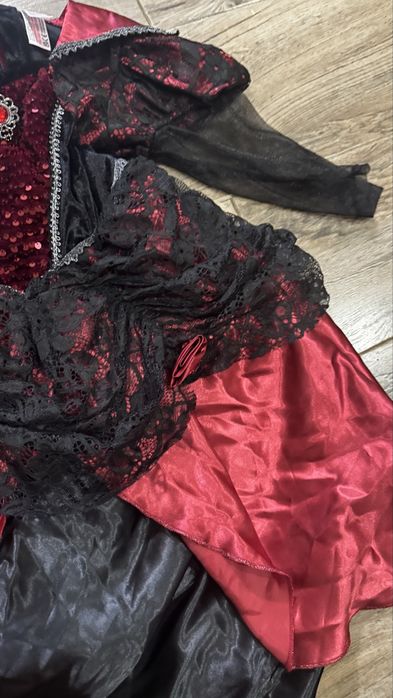 Сукня на дівчинку 5-6 років