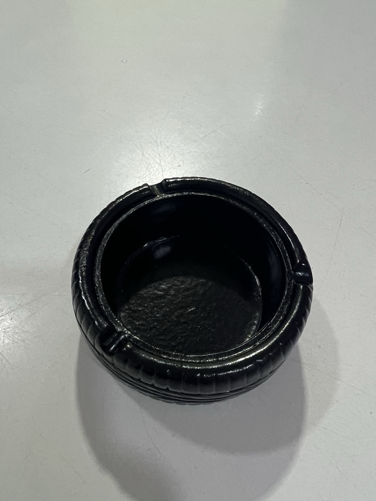Cinzeiro Roda de Carro Realista