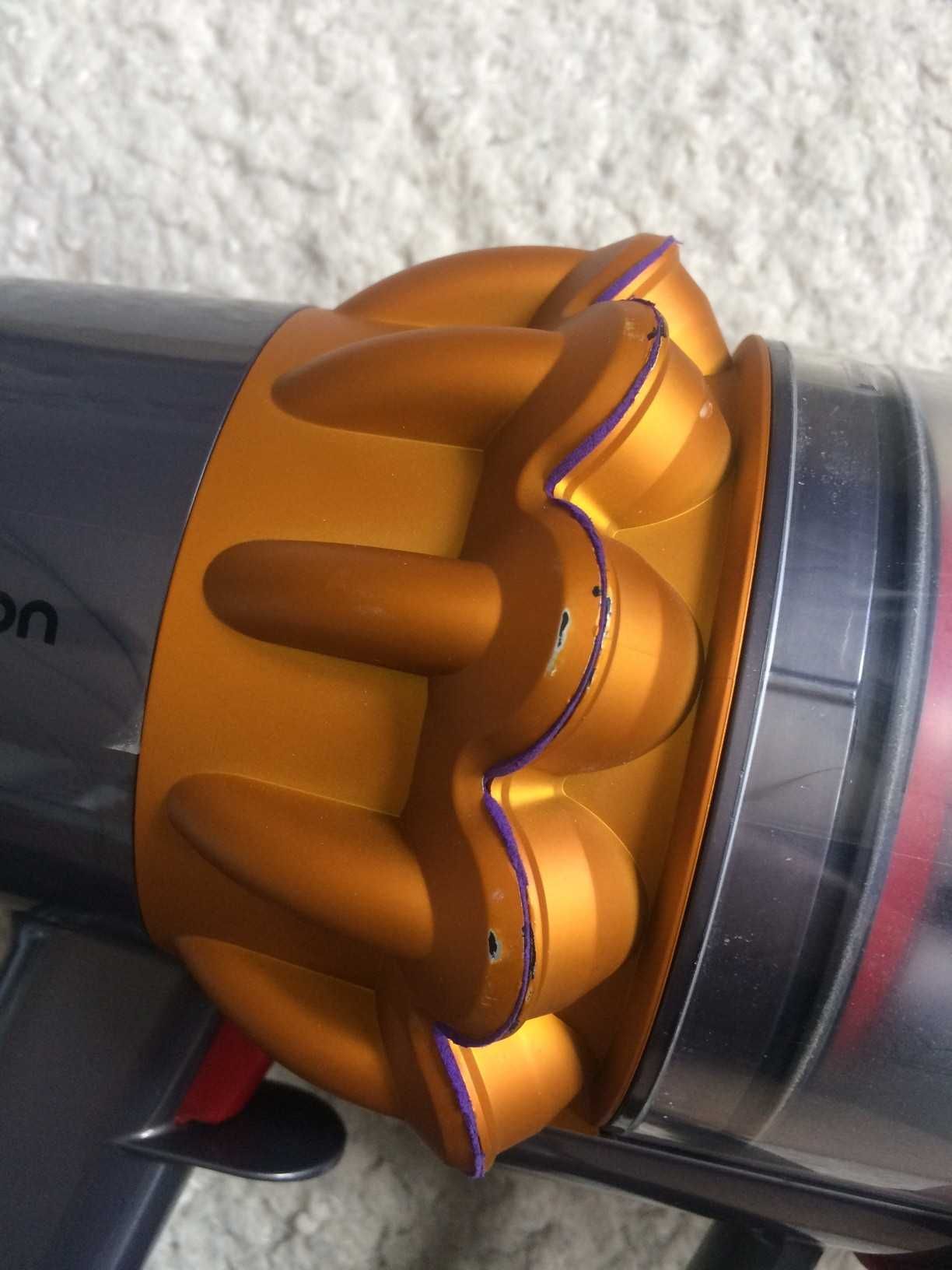 Odkurzacz Dyson V11 / SV14 - bardzo dobry stan .