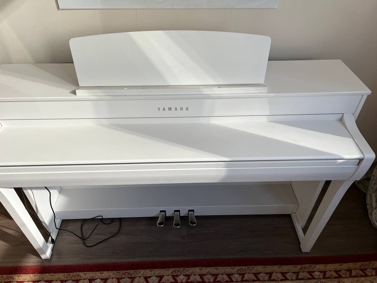 Цифровое пианино YAMAHA CLAVINOVA CLP-745 (WHITE) + блок питания